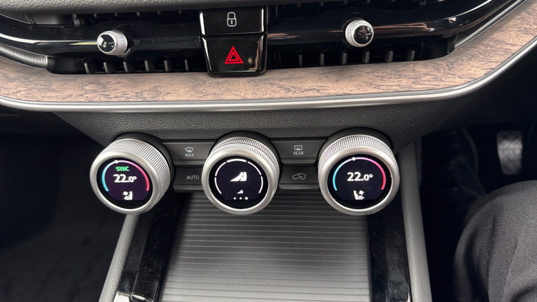 Skoda Superb 2.0 TSI Laurin + Klement 4X4 5dr DSG Petrol Hatchback